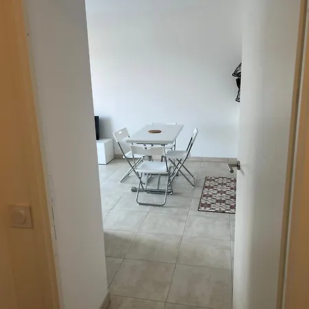 F3 Apartment